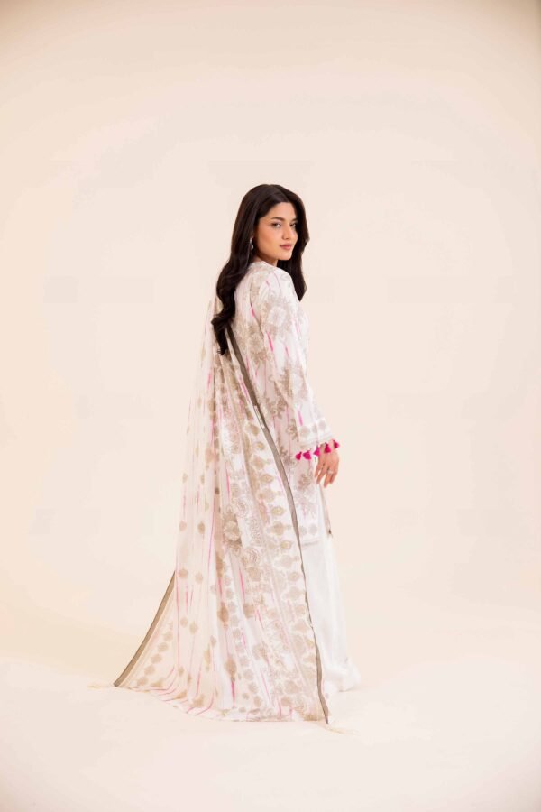 Graceful  Soft Pink 3Pc Lawn Suit by Nishat Linen - Image 3